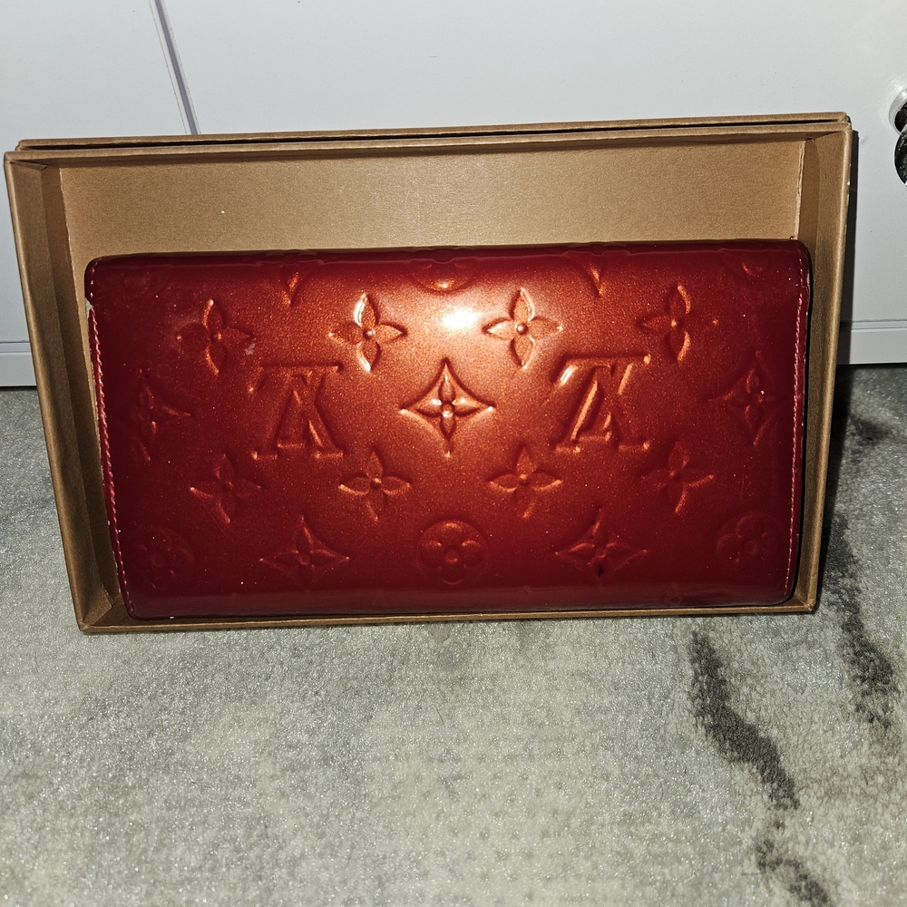 Louis Vuitton Vernis Red Wallet - Picture 3 of 11